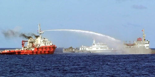 Ngày 1/6: Tàu TQ liên tiếp tấn công tàu Việt Nam - 1