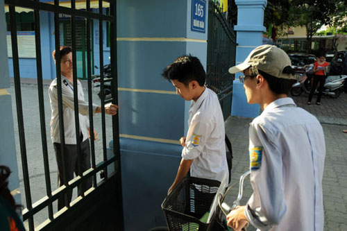 Thi tốt nghiệp THPT môn Văn: Nhiều thí sinh quên giấy tờ - 6