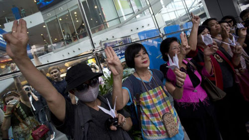 Thái Lan: Quân đội điều 6000 lính chặn biểu tình - 1