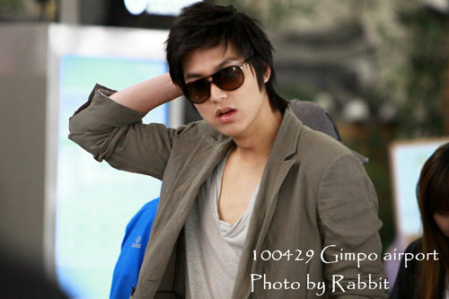 Phát hiện thói quen chụp ảnh của Kim Tae Hee, Lee Min Ho - 11