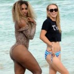 Thể thao - Serena và Wozniacki diện bikini, “đọ dáng” ở Miami