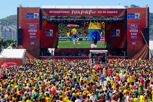 Vòng quanh Brazil: Lễ hội trong và ngoài sân (Kỳ 3) - 2