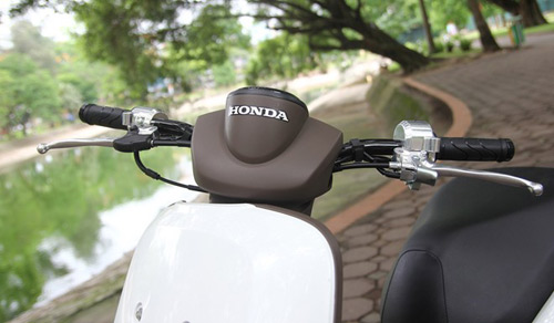 Ngắm xe ga Honda Benly 110 phong cách lạ tại Hà Nội - 4