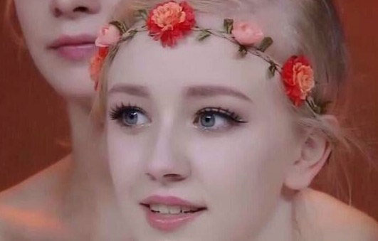 Fan "vỡ mộng" vì mặt mộc của mỹ nữ - 2