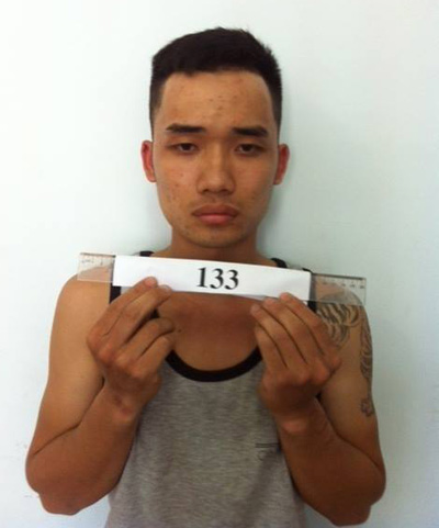 Vào ký túc xá đại học, giả vờ quấy rối để cướp - 2