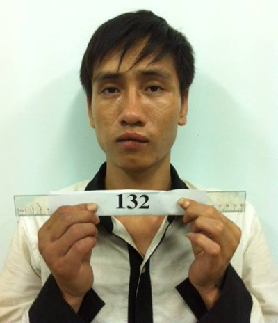 Vào ký túc xá đại học, giả vờ quấy rối để cướp - 1