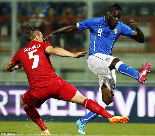 Italia - Luxembourg: Nỗi lo chồng chất - 1