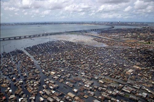 Makoko, thị trấn ổ chuột nổi ở Nigeria - 1