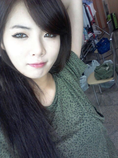 Mỹ nhân Trouble Maker khốn khổ vì ảnh lõa lồ - 1