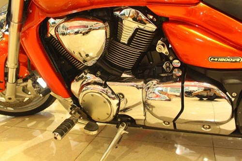 Cận cảnh Suzuki Intruder 1.800 phân khối tại Sài Gòn - 3