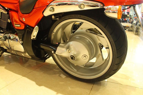 Cận cảnh Suzuki Intruder 1.800 phân khối tại Sài Gòn - 6
