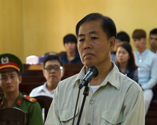Cán bộ Trung tâm bảo trợ yêu cầu hai trẻ làm chuyện vợ chồng - 1
