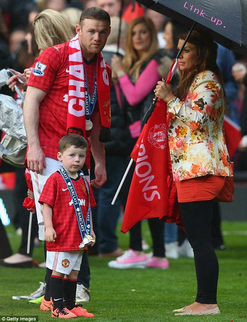 "Bạn tình khiêu dâm của Rooney" sắp gây "bão" - 2