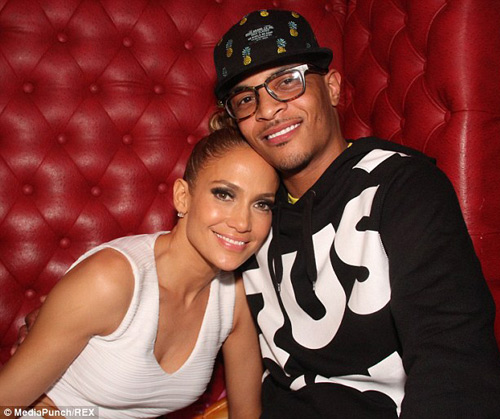 Jennifer Lopez "mạo hiểm" hết cỡ trên sân khấu - 8