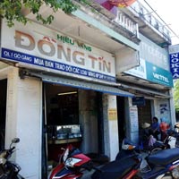 Pháp luật - Dùng đá đập vỡ tủ kính cướp vàng