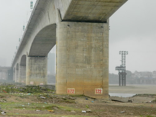 Hà Nội: "Chốt" nguyên nhân nứt trụ cầu Vĩnh Tuy - 1