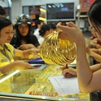 Tài chính - Bất động sản - Vàng mua vào ngày càng rẻ hơn