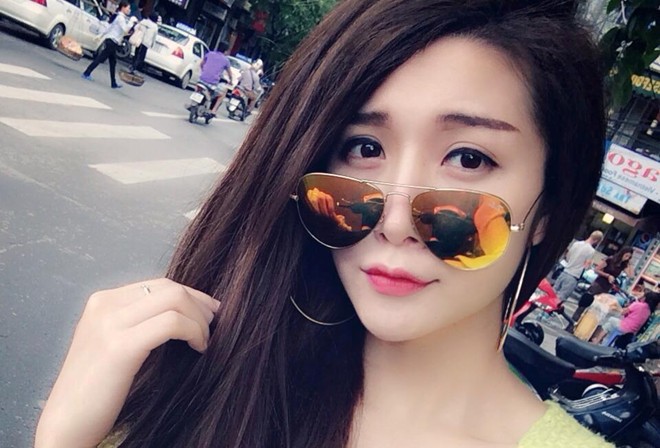 Hot girl Việt rộ mốt đeo kính phản quang - 1