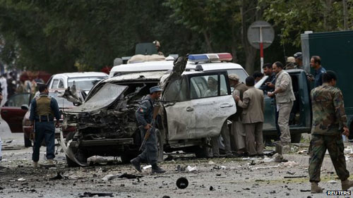 Ứng viên Tổng thống Afghanistan thoát chết trong vụ đánh bom tự sát - 3