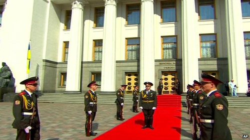 Ông Poroshenko tuyên thệ nhậm chức Tổng thống Ukraine - 1