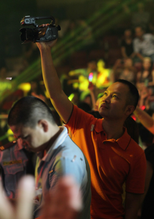 Hồng Ngọc được chồng con cưng hết mực - 2