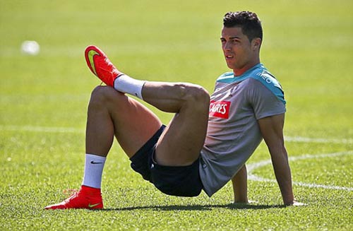 Bồ Đào Nha đón tin vui, Ronaldo chiến thắng bùa ngải? - 1