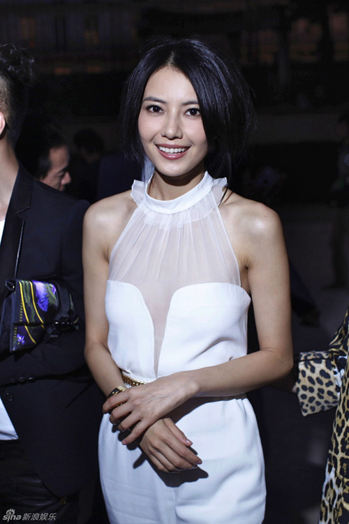 Cao Viên Viên chẳng cần "hở bạo" vẫn quyến rũ - 9