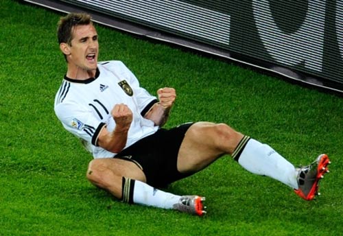 Khi Klose thăng hoa: “Mảng tối” của kỷ lục - 1