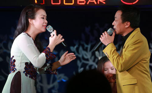 NSƯT Việt Hoàn song ca với Á quân Sao mai 2007 - 2