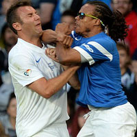 Bóng đá - Edgar Davids sôi máu "giở võ" ở trận giao hữu