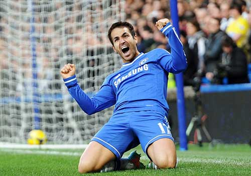 Bồ Fabregas “chào tạm biệt” bồ Messi - 3