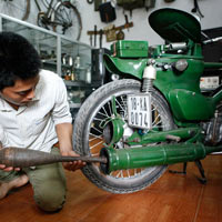 Ô tô - Xe máy - "Độ" bô xe Honda 81 bằng pháo cối 82 DKZ