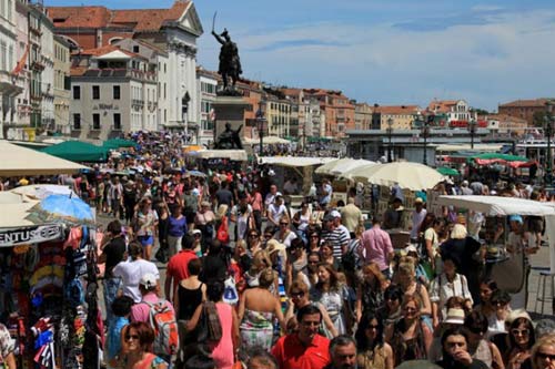 5 điểm đến đang dần bị khách du lịch hủy hoại - 10