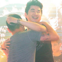 Ca nhạc - MTV - Bằng Cường bối rối với fan nam cuồng