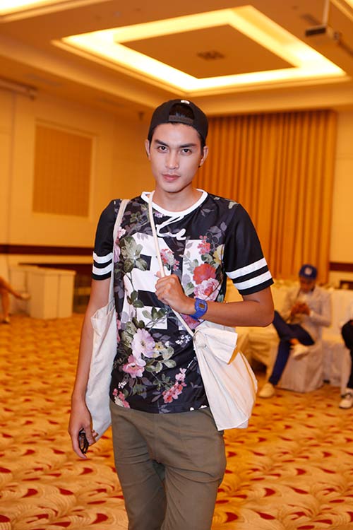 Ca sĩ Hải Băng đứng tuổi vì tóc búi - 8