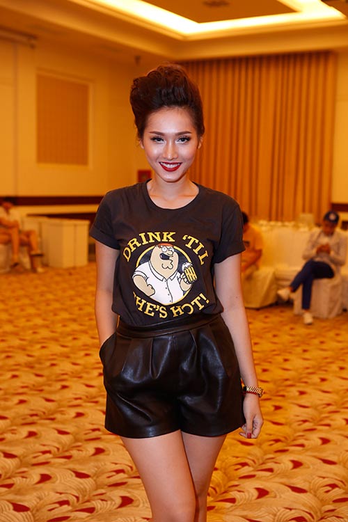 Ca sĩ Hải Băng đứng tuổi vì tóc búi - 13