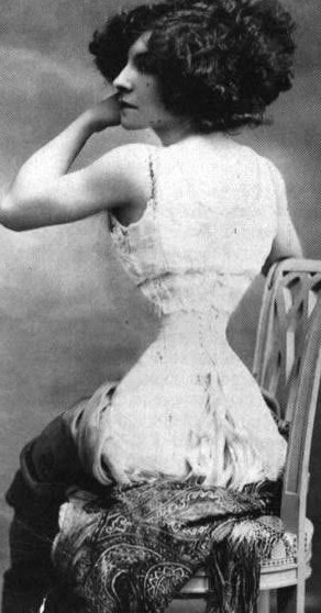 Kinh ngạc với vòng eo siêu nhỏ của phụ nữ xưa - 3