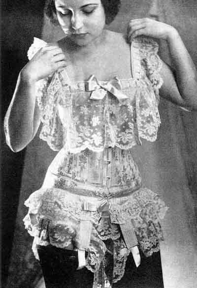 Kinh ngạc với vòng eo siêu nhỏ của phụ nữ xưa - 10