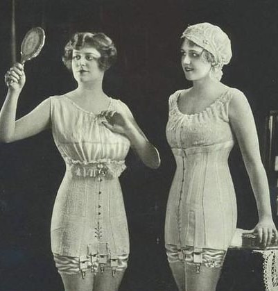 Kinh ngạc với vòng eo siêu nhỏ của phụ nữ xưa - 5