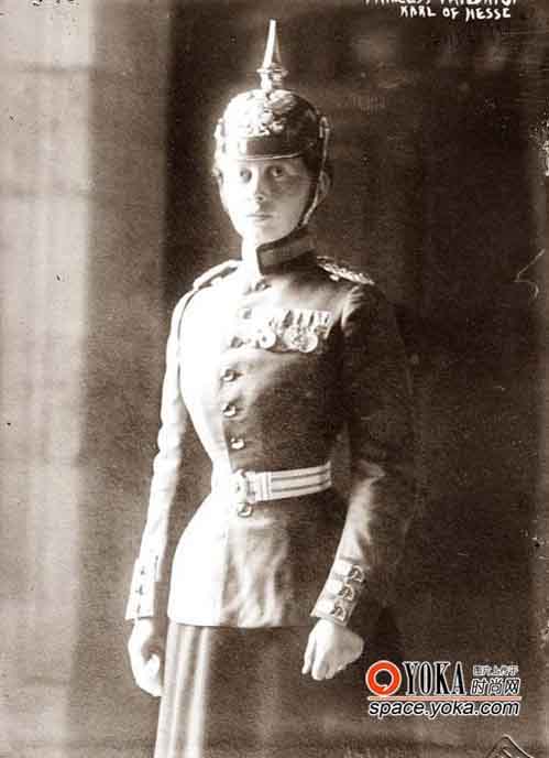 Kinh ngạc với vòng eo siêu nhỏ của phụ nữ xưa - 6