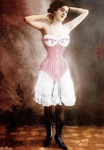 Kinh ngạc với vòng eo siêu nhỏ của phụ nữ xưa - 7