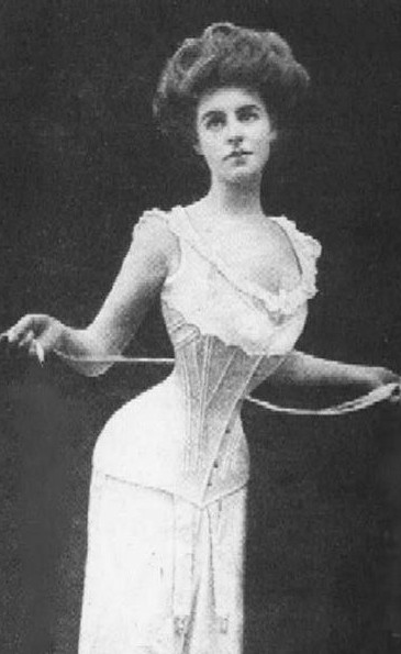 Kinh ngạc với vòng eo siêu nhỏ của phụ nữ xưa - 2