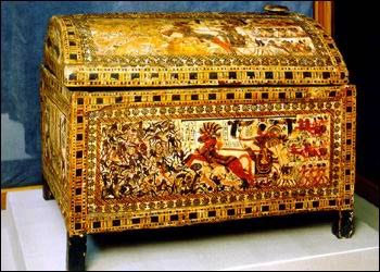 Chuyện ly kỳ về tấm bùa hộ mệnh vô giá - 2