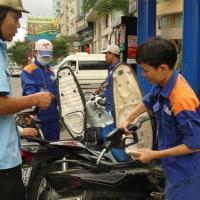 Thị trường - Tiêu dùng - DN "tố" cách điều hành giá xăng