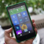 Dế sắp ra lò - Microsoft chính thức ra mắt Nokia XL giá 3,7 triệu đồng