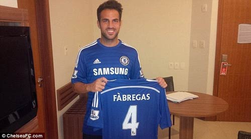 Fabregas chính thức là người của Chelsea - 1