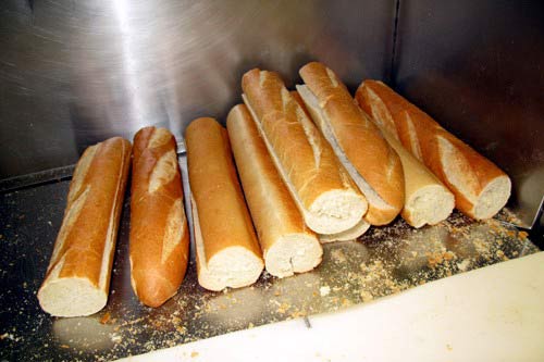 Bánh mì Việt giá 5 USD trên đất Mỹ - 5