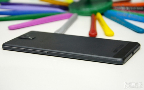 Ra mắt Oppo R3 mới siêu mỏng - 5