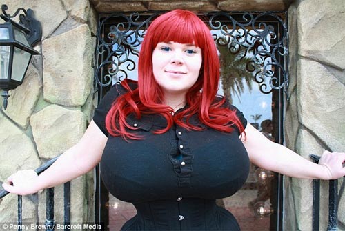 Cô gái hành xác để trông giống nhân vật hoạt hình - 8