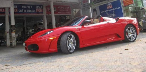 Siêu xe Ferrari được rao bán giá bèo ở Việt Nam - 1
